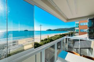 Apto alto padrão frente mar - 0354