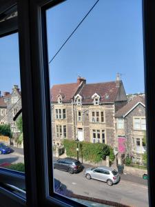 Quiet Terraced House