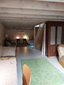 Maisons de vacances Petit Est - Eco Cottage in large private garden near Saint-Emilion : photos des chambres