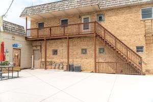 The Modern Rooftop Retreat