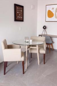 Large studio with working space 100m from 5th Ave