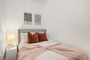 Chic East Village Retreat Comfort in Heart of NYC