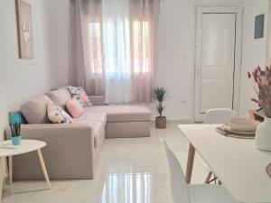 Rodini Home Ylia - Maisonette with yard
