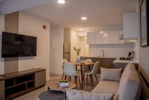 Majestic 2BR with Balcony in Miraflores