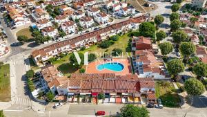 Milenial Immo Triangle - House with barbecue and swimming pool