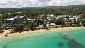 La Fenice 3 Bedroom Beachfront Apartment