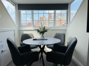 Lethbridge Villa 49 Apartment 3 Super Fibre WiFi, Free parking