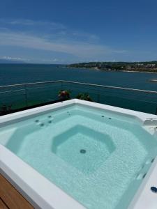 Arama Bay Relaxation, Luxury and Elegance by the Sea