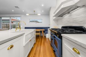 Luxury boutique bay retreat