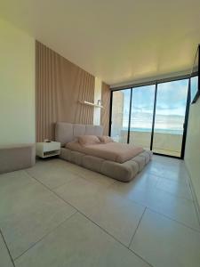 180 Ocean View PH