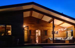 Gorgeous Home In Erm With Wifi