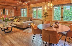 3 Bedroom Amazing Home In Erm