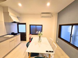 Crystal Jade 101 3 minutes to Osaka Station by train 2 floors