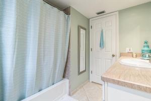 Waterfront Condo - Dock - Near Fishermans Village