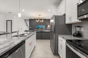 4 Bedrooms 45 Bathrooms Solara 2319Ds