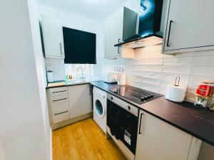 Gorgeous 1 bed flat, Sleeps 4, free Parking, Pet friendly, Pudsey, Leeds