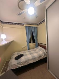 Superior Twin Room in Spacious and Modern Home - NR10