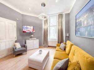 Josefov Riverside Apartment