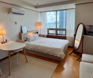 i강남 신사 역에서 3분 가로수길 조용한 안심귀가 #Gangnam Sinsa #Garosugil Front #Premium Stay #City View