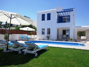 Latchi Riviera Beach Villa No.2