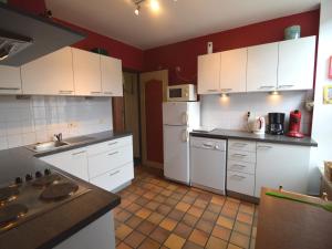 Elegant Castle Stay, Havelange