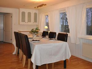 6 person holiday home in MELLERUD-By Traum