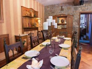 Desnié Farmhouse with Pool