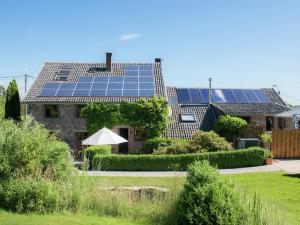 Desnié Farmhouse with Pool