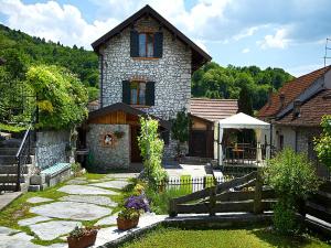 Cottage in Italy with Alpine Fireplace