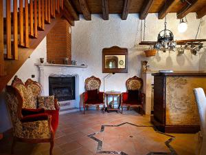 Cottage in Italy with Alpine Fireplace