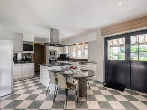 Alken Farm Stay with Terrace