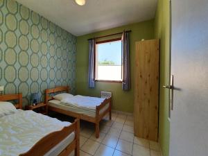 Maisons de vacances Villa in Saint-Genies with Private Pool : photos des chambres