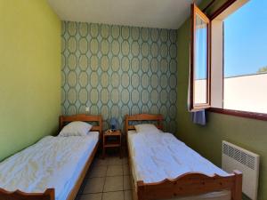 Maisons de vacances Villa in Saint-Genies with Private Pool : photos des chambres