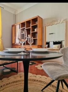 Ampia stanza con bagno privato e zona pranzo