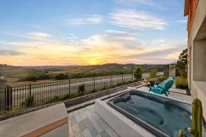 #Marbella Lane - Curated 5BR in Upscale RMV Haven