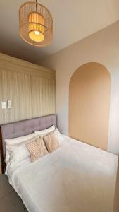 Family Room Staycation Shore Residences Near Mall of Asia and Airport Adjacent Units - Perfect for Groups