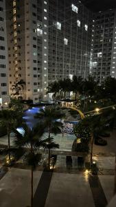 Family Room Staycation Shore Residences Near Mall of Asia and Airport Adjacent Units - Perfect for Groups