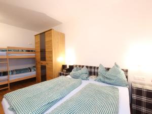 Apartment in Neukirchen near Ski Lift