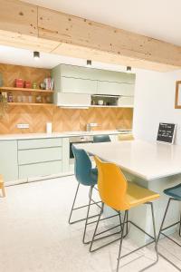 Villas Grande Maison familiale proche de Lyon 7 personnes : photos des chambres