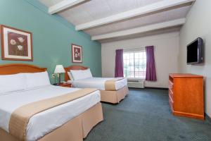 Double Room with Two Double Beds - Non-Smoking room in Days Inn & Suites by Wyndham Lexington