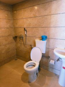 HOTEL HOLIDAY PLAZA DALHOUSIE - Near Ghandhi Chowk Mall Road