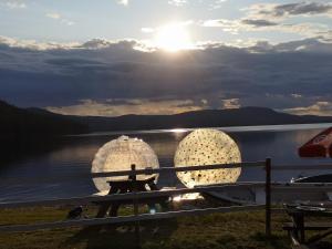 Cabin with Jacuzzi, beach & 6 beds near Järvsö