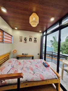 Romantic Chic Cottage with View