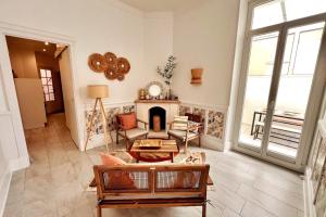 Cannes centre - Forville Market