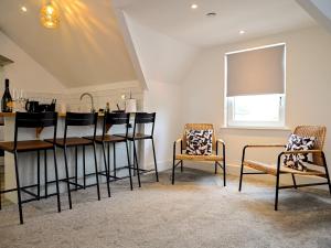 Roath - Modern Flat Near City Centre WParking Pass the Keys