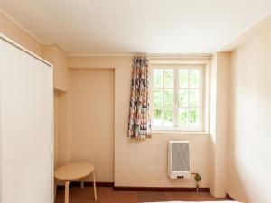 Gorgeous Apartment in Bohon with Garden Furniture and BBQ