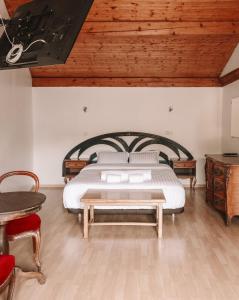 Maisons de vacances House in a quiet neighborhood, Balneo and BBQ : photos des chambres