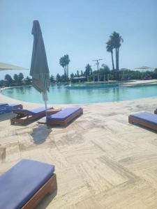Green 2-bedroom apartment beach