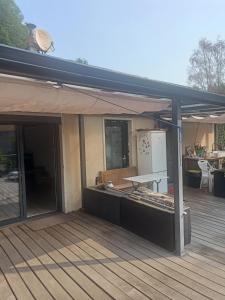 Sejours chez l'habitant Brigitte Carbonnel : Chambre Double - Vue sur Jardin
