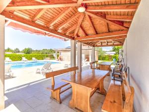 Mobile Home in Banjole near Beach & Pool